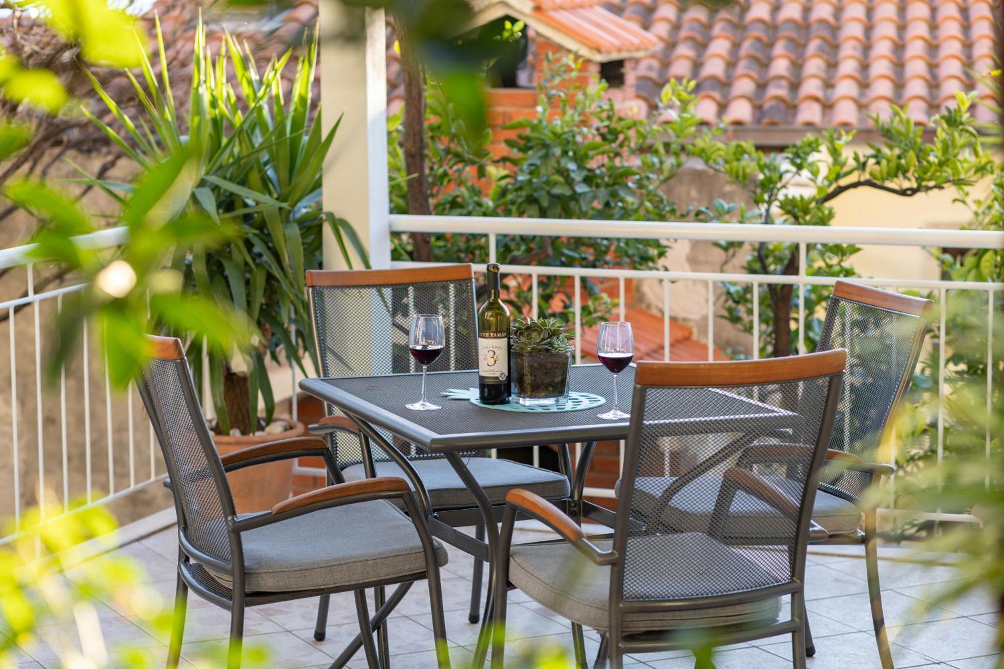 Apartments Sisaric Podgora Exterior photo